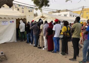 Senegalese voters queueing at a polling station.