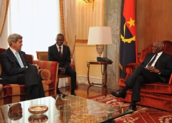 Jose Eduardo dos Santos of Angola meeting the US Secretary of State in 2014.