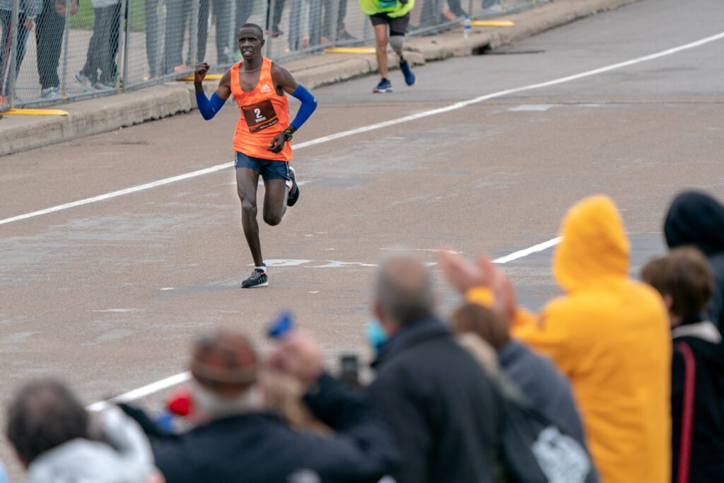 Eliud Kipchoge and the lead pack at the 2023 Berlin Marathon.