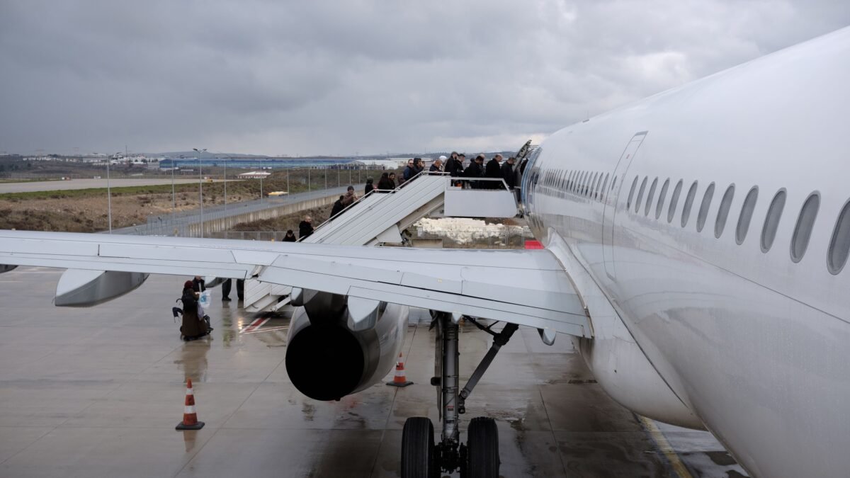 Five People Refused to Leave the Plane in Monrovia and Were Flown to Malabo Instead